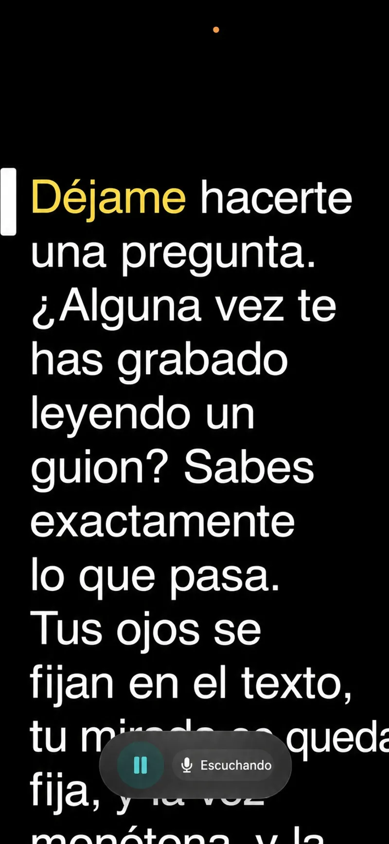 Autoprompt en iPhone en modo Escuchar con la palabra resaltada y la barra de herramientas comprimida
