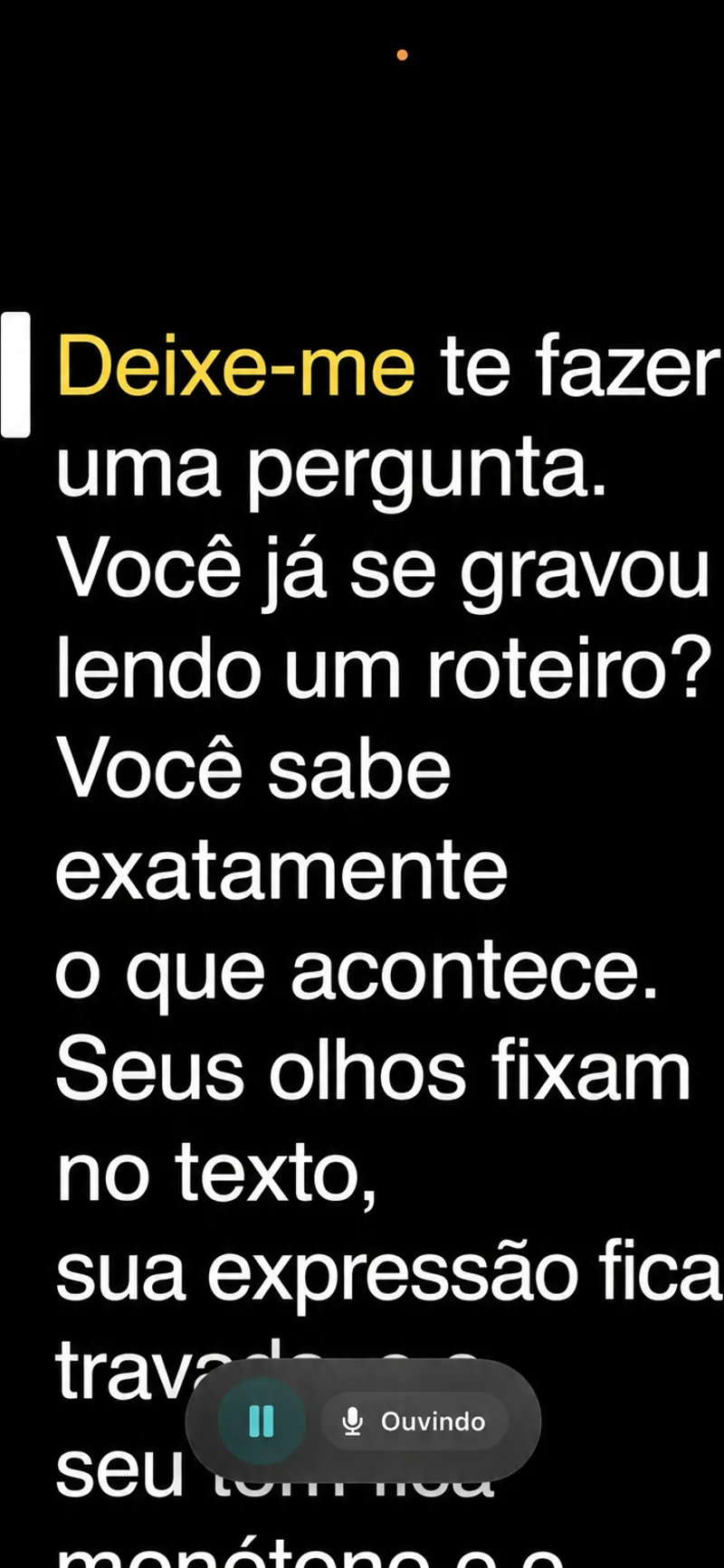 Autoprompt no iPhone no modo Ouvir com a palavra destacada e a barra de ferramentas encolhida