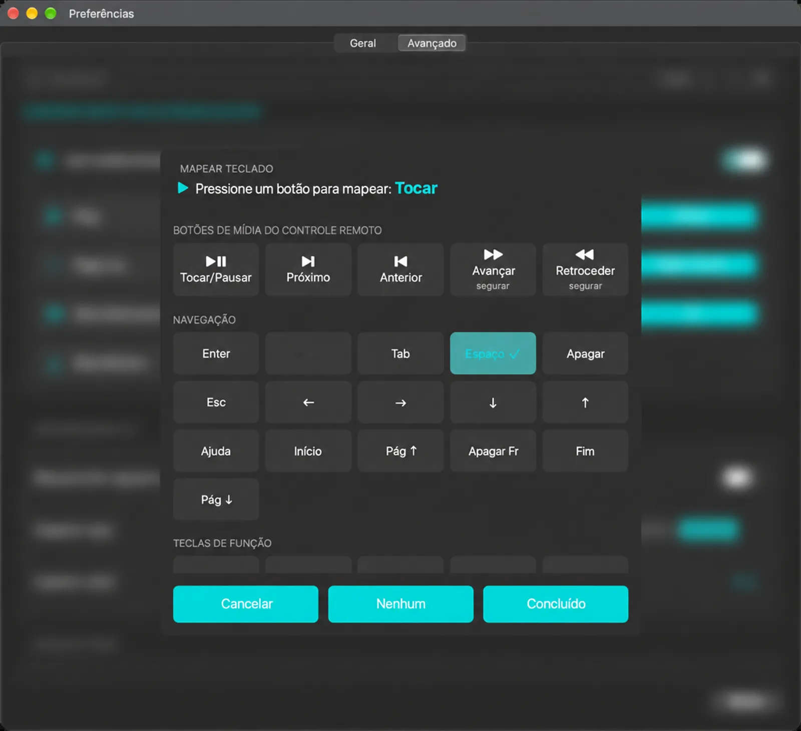 Painel do teclado de mapa pedindo para pressionar um botão para mapear para Reproduzir, mostrando os botões de mídia remotos e as teclas de navegação